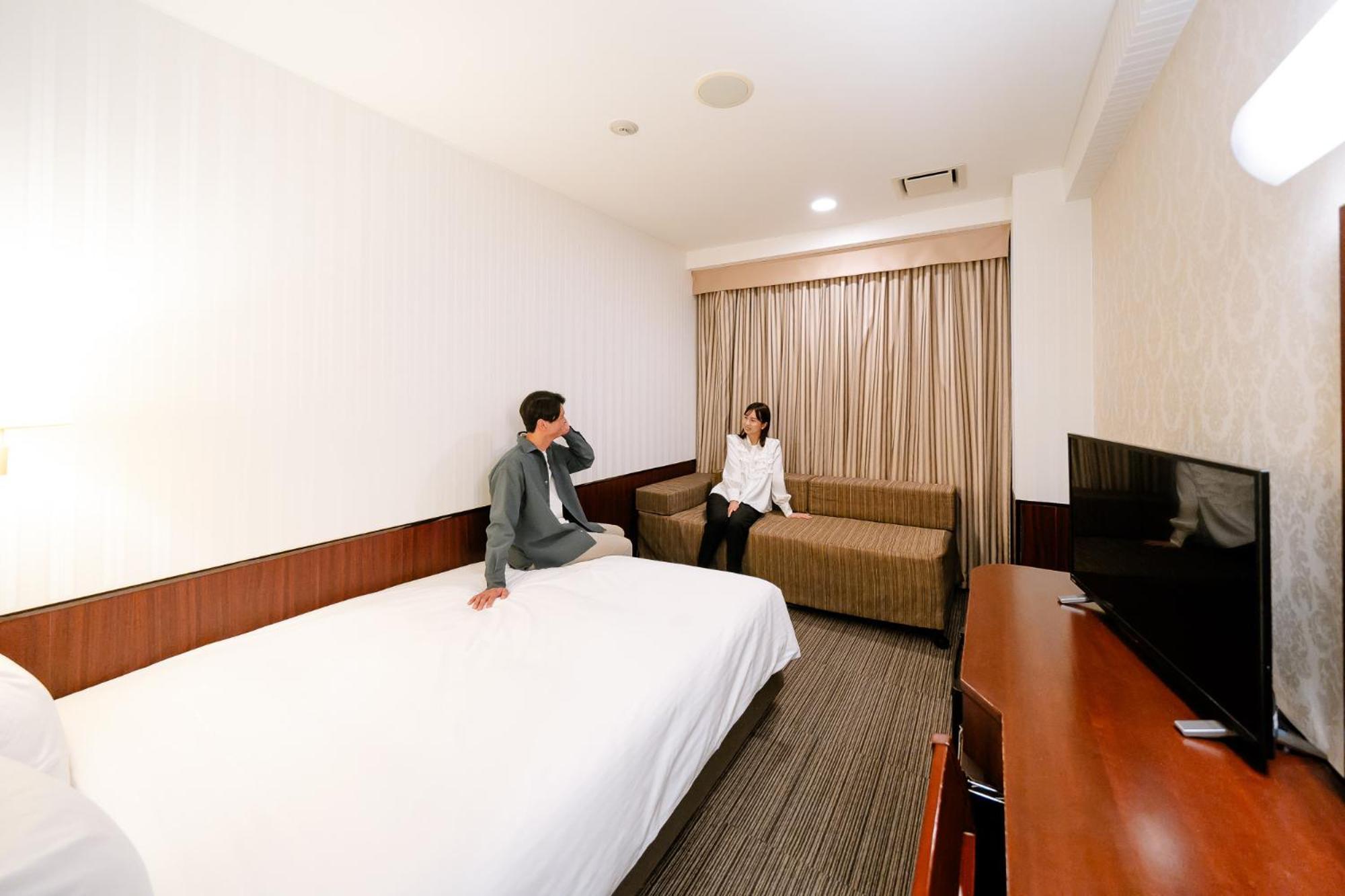 Hotel Hillarys Осака Экстерьер фото