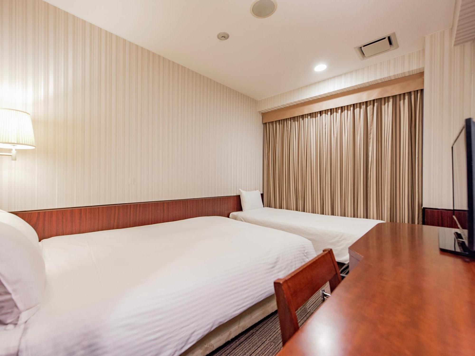 Hotel Hillarys Осака Номер фото